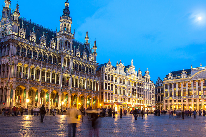 樓體外墻亮化公司